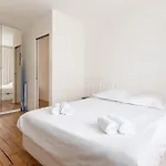 Bright And Comfortable Parisian Apartment